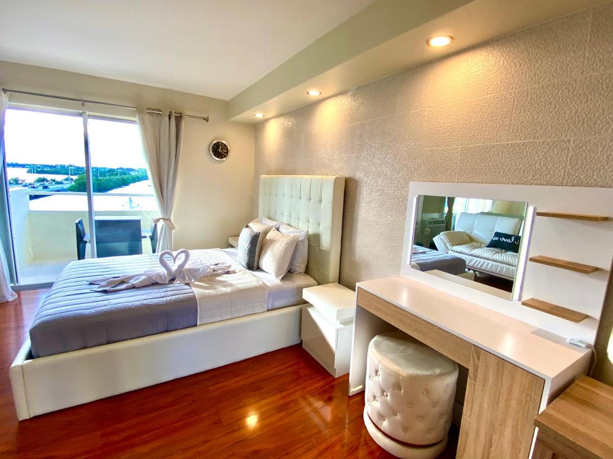 Modern Waterfront Apartment With Miami Skyline View, Free Parking 5 Mins Drive To Miami Beach Bagian luar foto