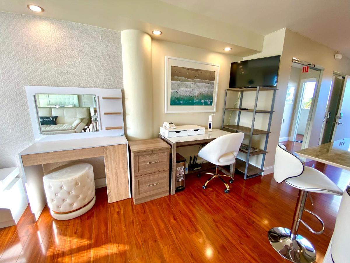 Modern Waterfront Apartment With Miami Skyline View, Free Parking 5 Mins Drive To Miami Beach Bagian luar foto