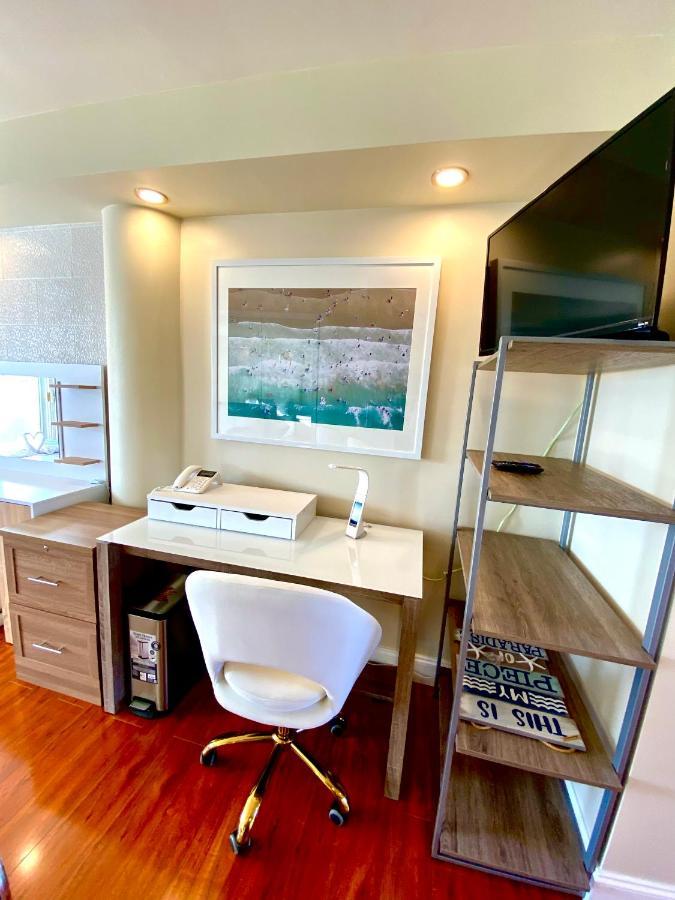 Modern Waterfront Apartment With Miami Skyline View, Free Parking 5 Mins Drive To Miami Beach Bagian luar foto