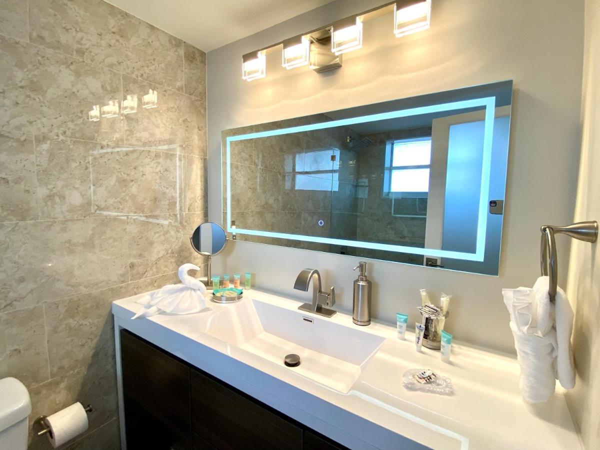 Modern Waterfront Apartment With Miami Skyline View, Free Parking 5 Mins Drive To Miami Beach Bagian luar foto
