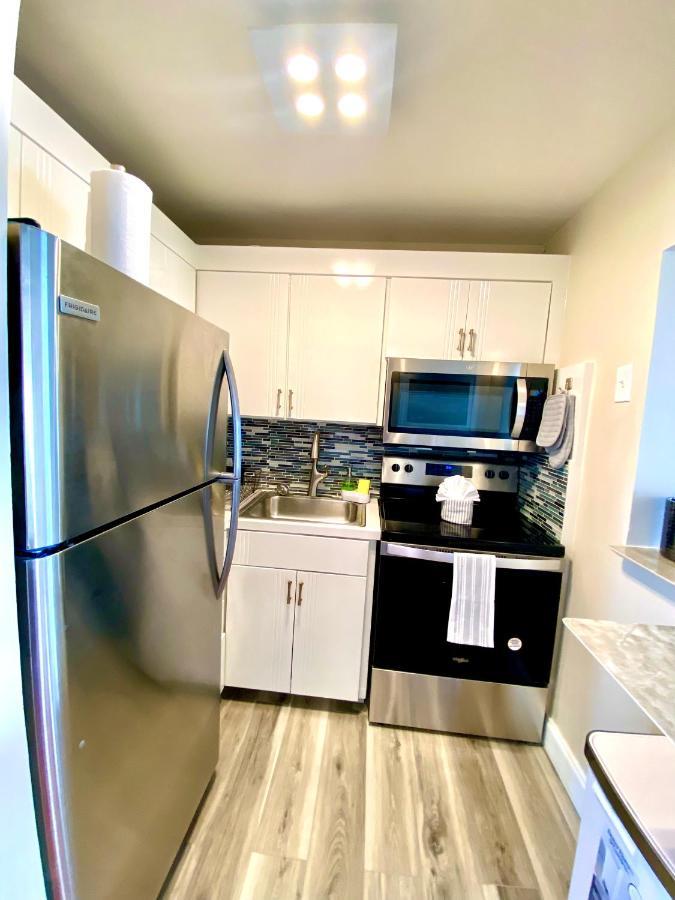 Modern Waterfront Apartment With Miami Skyline View, Free Parking 5 Mins Drive To Miami Beach Bagian luar foto