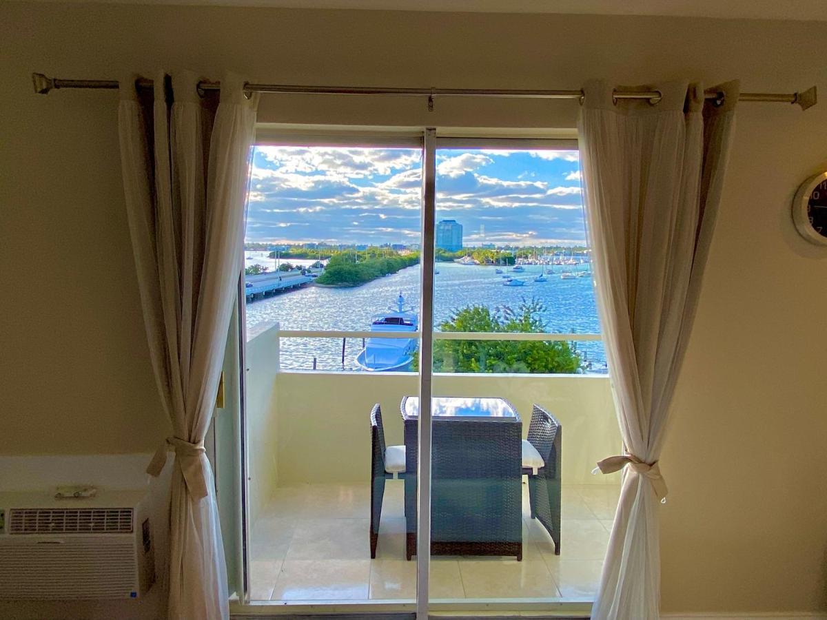 Modern Waterfront Apartment With Miami Skyline View, Free Parking 5 Mins Drive To Miami Beach Bagian luar foto