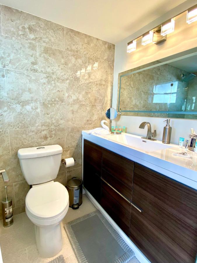 Modern Waterfront Apartment With Miami Skyline View, Free Parking 5 Mins Drive To Miami Beach Bagian luar foto