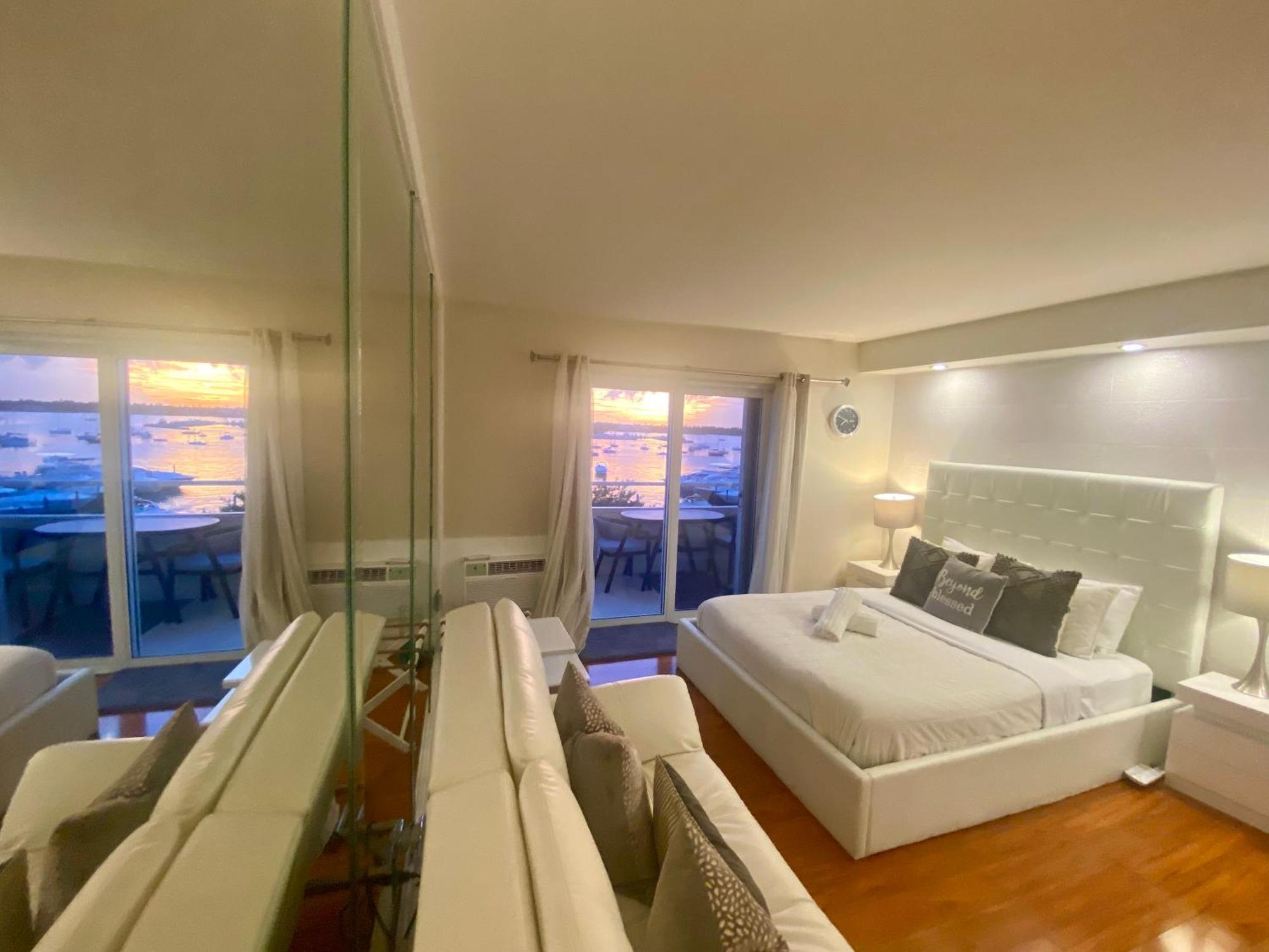Modern Waterfront Apartment With Miami Skyline View, Free Parking 5 Mins Drive To Miami Beach Bagian luar foto
