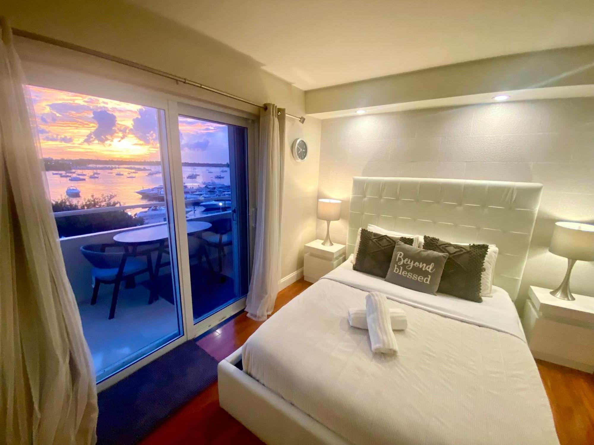 Modern Waterfront Apartment With Miami Skyline View, Free Parking 5 Mins Drive To Miami Beach Bagian luar foto